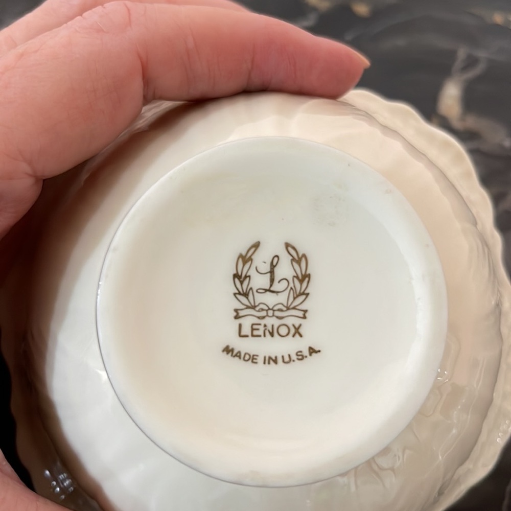 VINTAGE LENOX DORIAN FRUIT NUT BOWL DISH WITH 24K GOLD BASE - Picture 2 of 7
